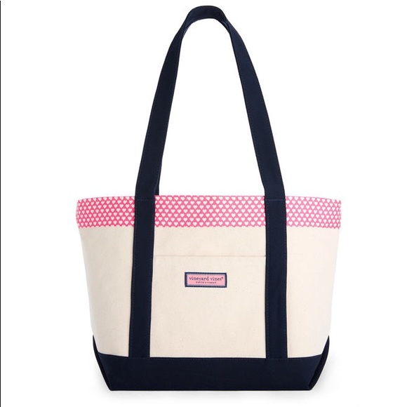 Vineyard Vines Handbags - Vineyard Vines Hearts Classic Tote NWOT